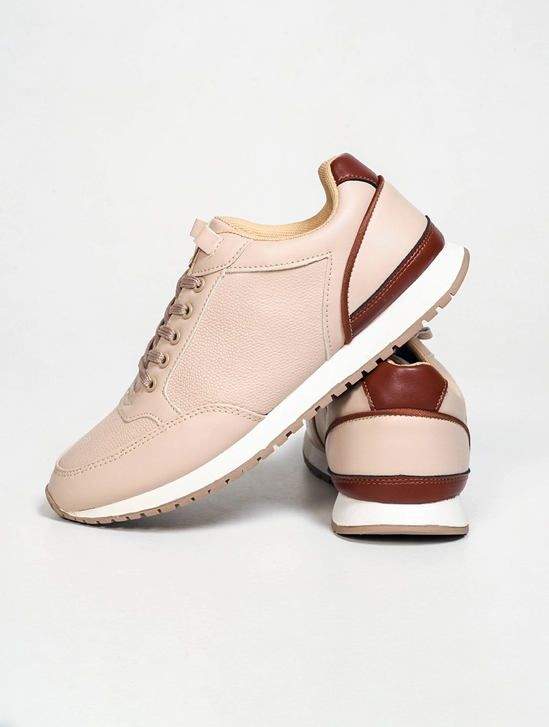 Baskets en simili cuir